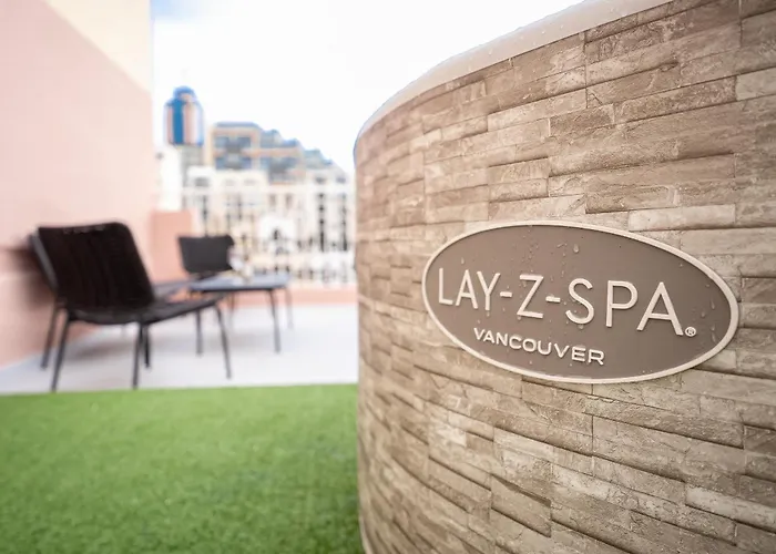 Sumptuous 2 Bedrooms Townhouse With Large Roof Terrace, Hot Tub & Sea View Gostj-2 *