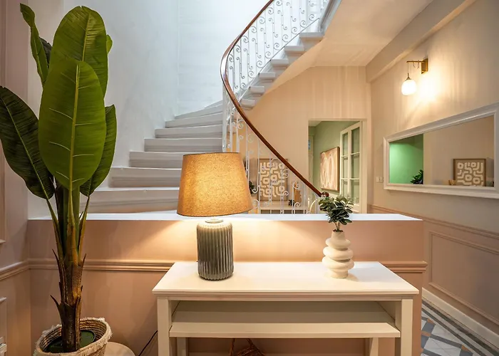 Tatil Evi Sumptuous 2 Bedrooms Townhouse With Large Roof Terrace, Hot Tub & Sea View Gostj-2