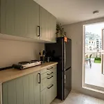 Sumptuous 2 Bedrooms Townhouse With Large Roof Terrace, Hot Tub & Sea View Gostj-2 * Saint Julian's