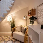Sumptuous 2 Bedrooms Townhouse With Large Roof Terrace, Hot Tub & Sea View Gostj-2 펜션 *