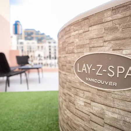 Sumptuous 2 Bedrooms Townhouse With Large Roof Terrace, Hot Tub & Sea View Gostj-2 *