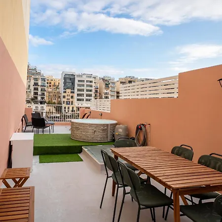 Nyaraló Sumptuous 2 Bedrooms Townhouse With Large Roof Terrace, Hot Tub & Sea View Gostj-2 *