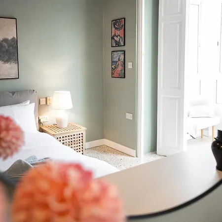 Дом отдыха Sumptuous 2 Bedrooms Townhouse With Large Roof Terrace, Hot Tub & Sea View Gostj-2 Сент Джулианс