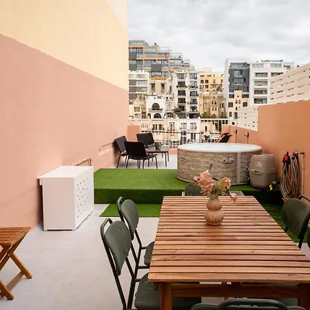 Sumptuous 2 Bedrooms Townhouse With Large Roof Terrace, Hot Tub & Sea View Gostj-2 * Saint Julian's