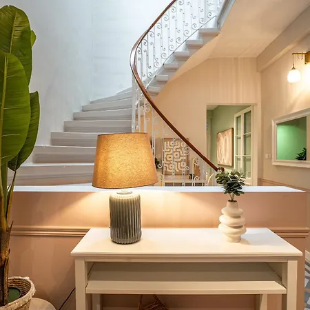 Casa de Férias Sumptuous 2 Bedrooms Townhouse With Large Roof Terrace, Hot Tub & Sea View Gostj-2