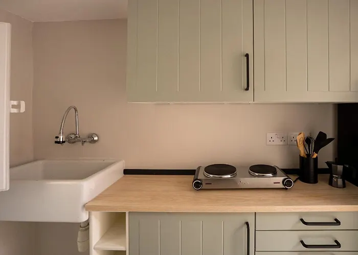 Sumptuous 2 Bedrooms Townhouse With Large Roof Terrace, Hot Tub & Sea View Gostj-2 בית נופש