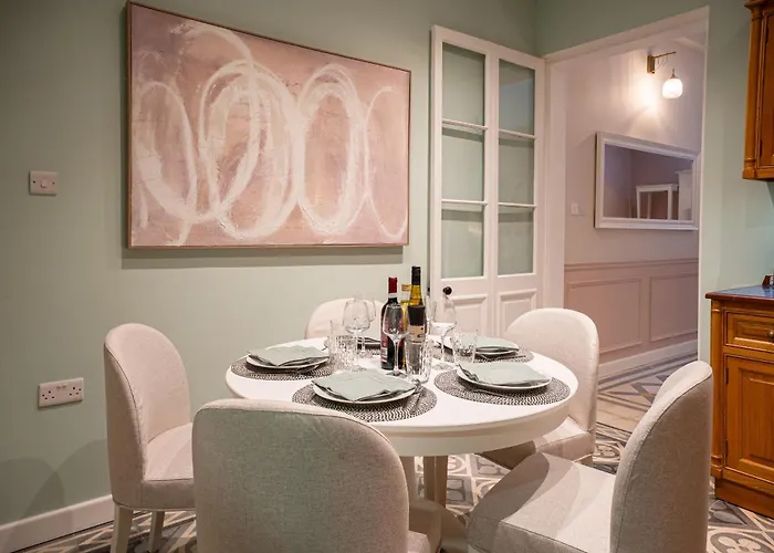 בית נופש Sumptuous 2 Bedrooms Townhouse With Large Roof Terrace, Hot Tub & Sea View Gostj-2 Saint Julian's