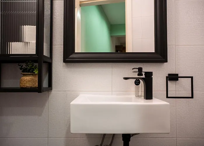 בית נופש Sumptuous 2 Bedrooms Townhouse With Large Roof Terrace, Hot Tub & Sea View Gostj-2 *